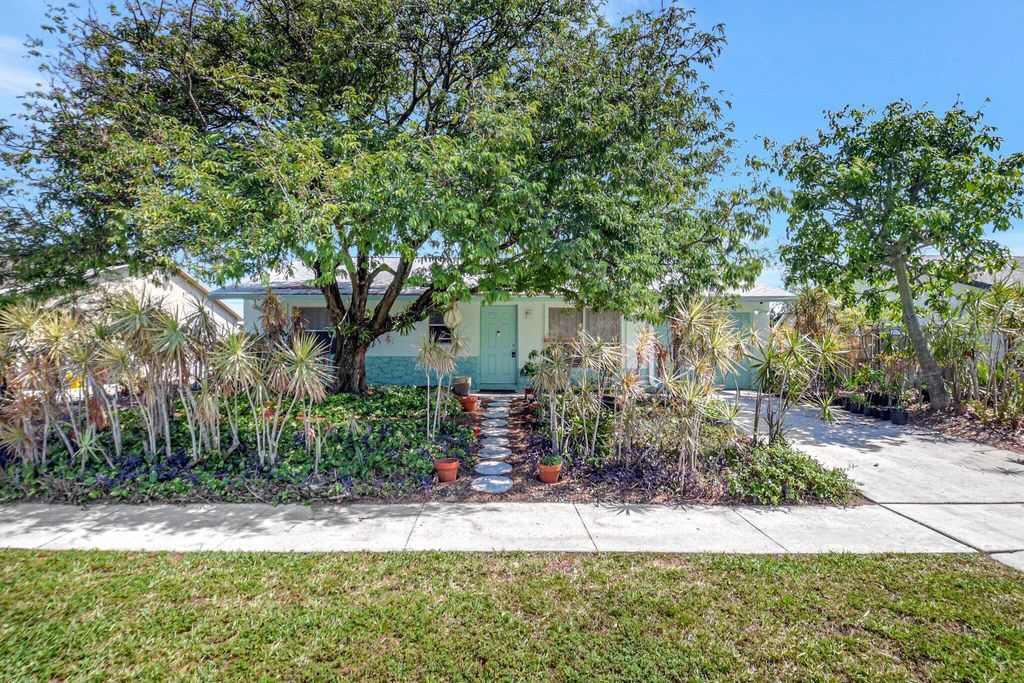 Photo of 4871 Poseidon Place, Lake Worth, FL 33463 (MLS # R11089130)