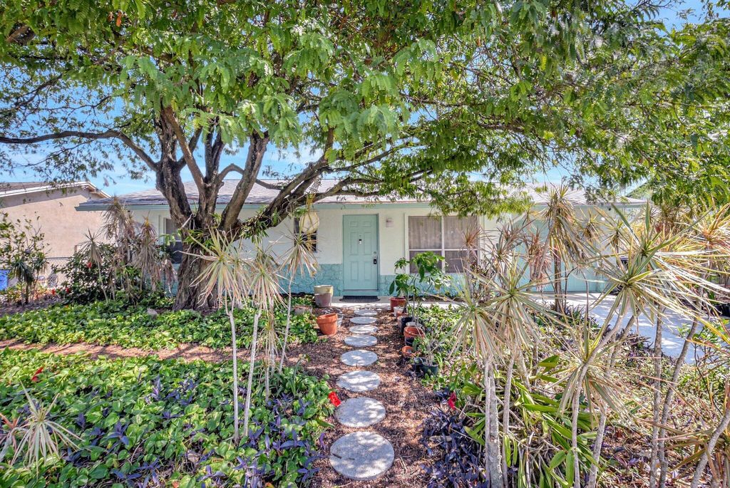 Photo of 4871 Poseidon Place, Lake Worth, FL 33463 (MLS # R11089130)