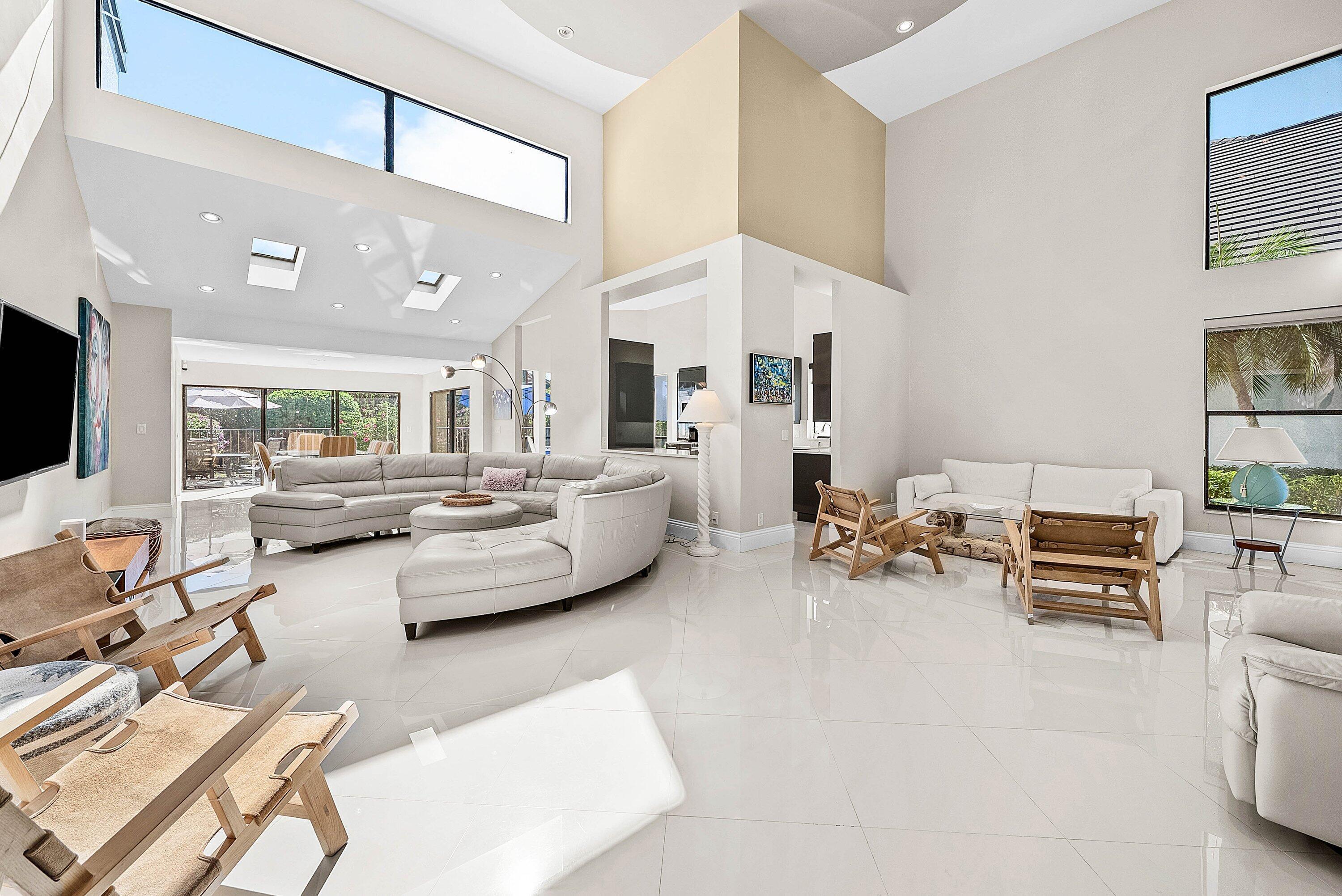 STEEPLE CHASE / POLO CLUB - Residential