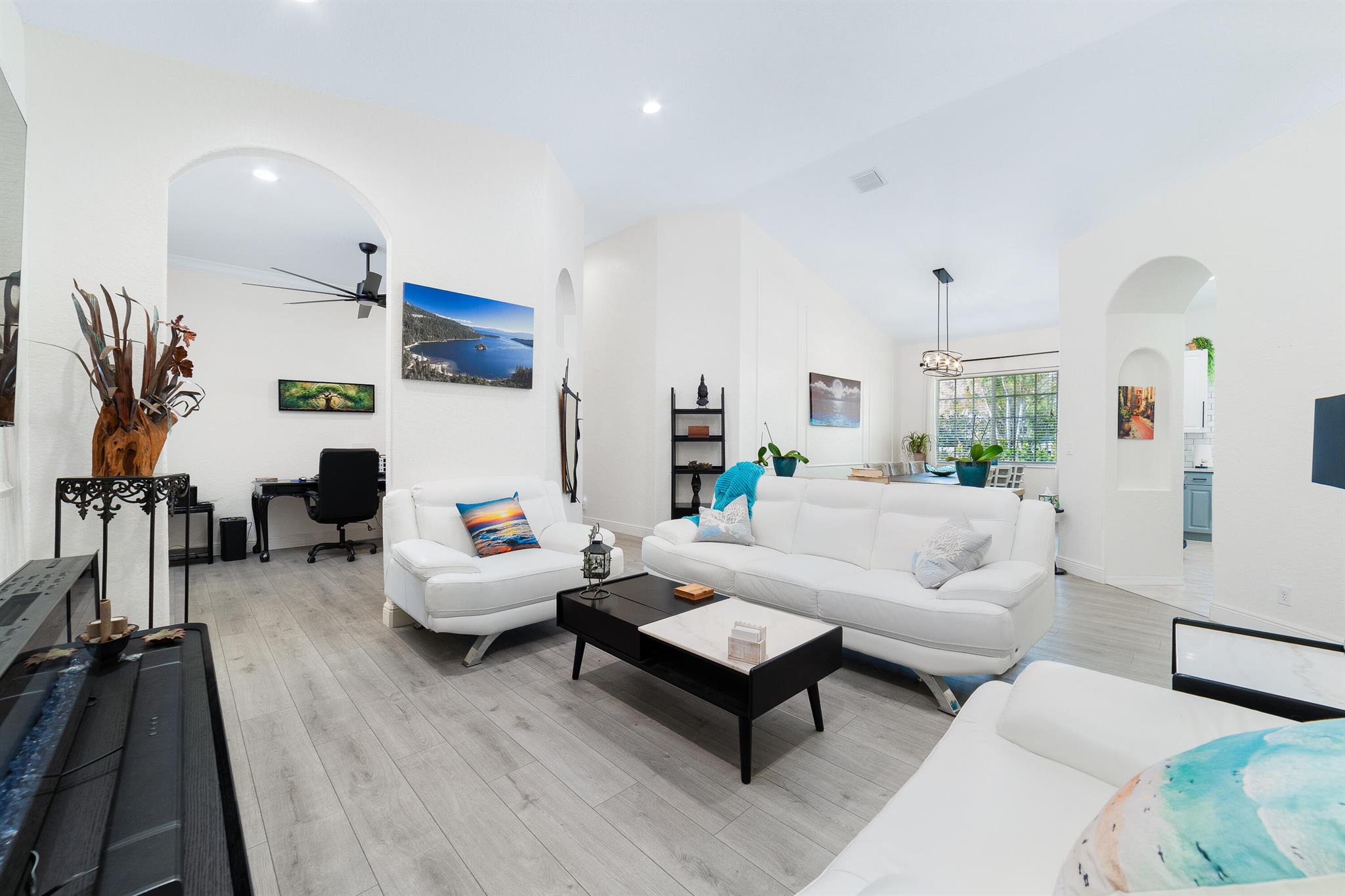 2410 Sandy Cay