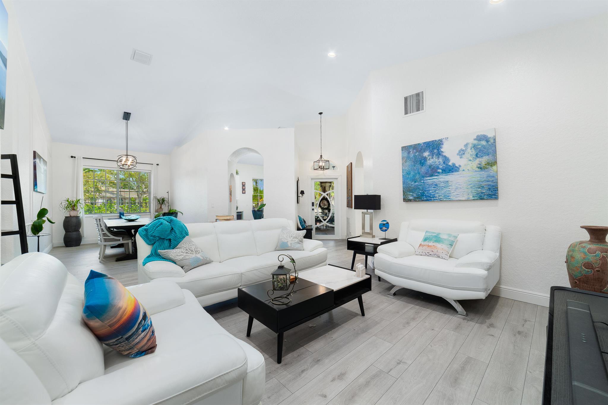 2410 Sandy Cay