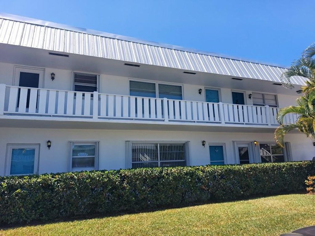 Photo of 2929 SE Ocean Boulevard #102-2, Stuart, FL 34996 (MLS # F10436873)