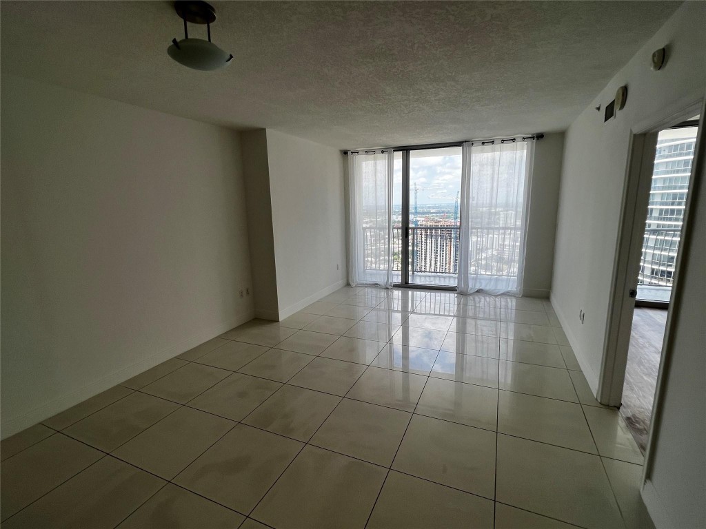 1750 N Bayshore Drive 5011