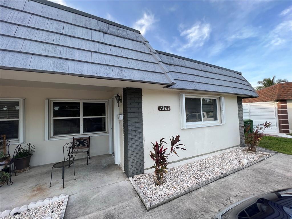 Newly renovated bathrooms and kitchen. Great value in this market! Good neighborhood and available to rent right away. No HOA. Enormous back yard