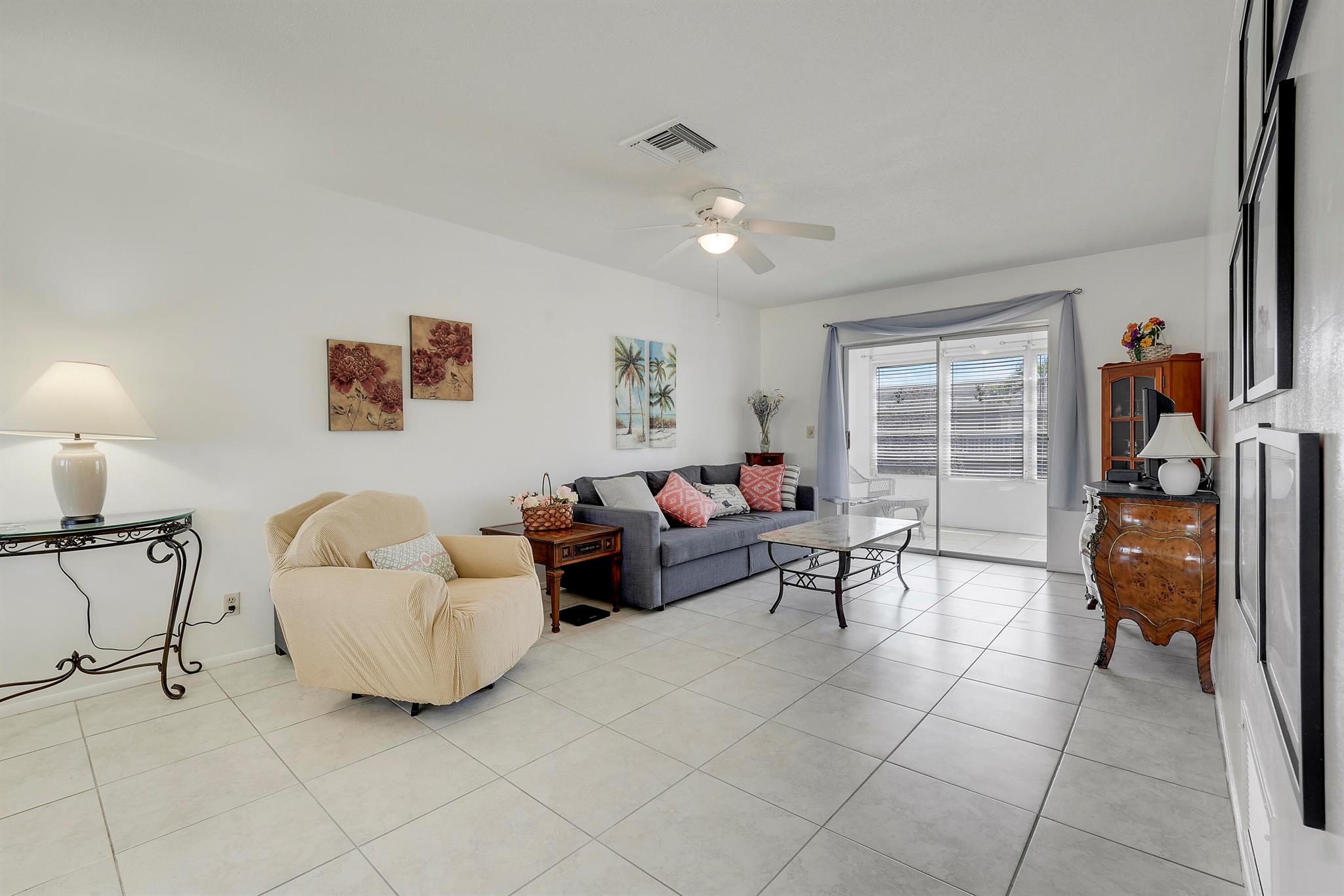 VILLAGE ROYALE CONDO 8 - Residential Lease