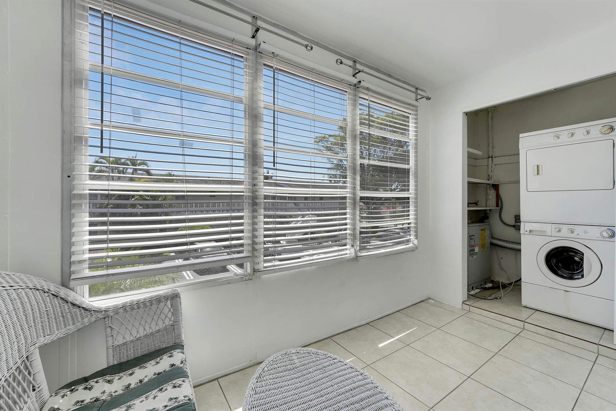 VILLAGE ROYALE CONDO 8 - Residential Lease
