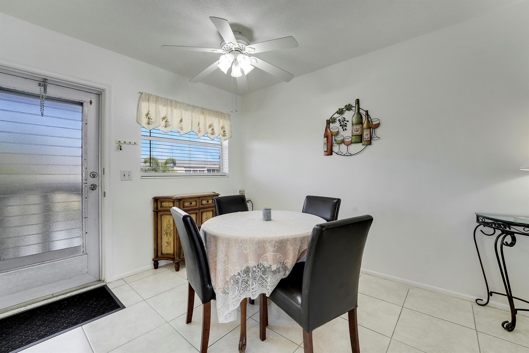 VILLAGE ROYALE CONDO 8 - Residential Lease
