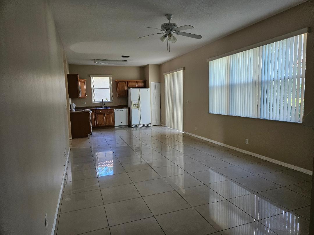 WELLINGTON LAKES - Residential