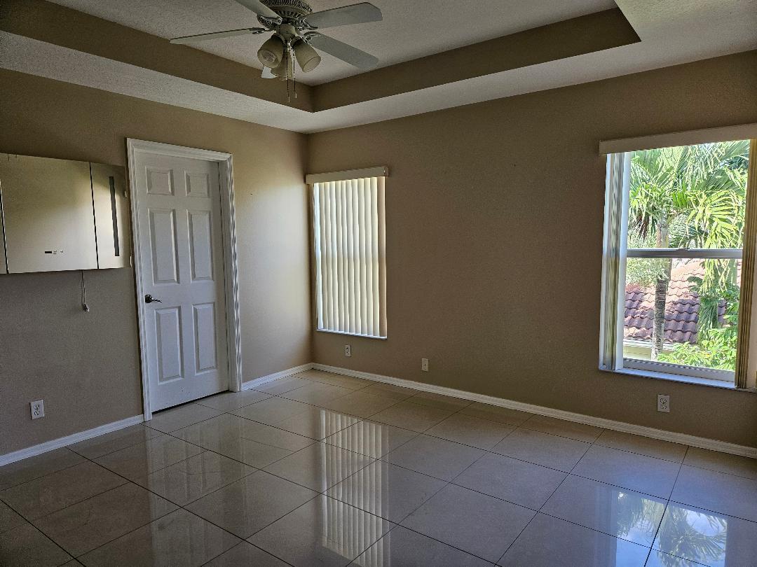 WELLINGTON LAKES - Residential