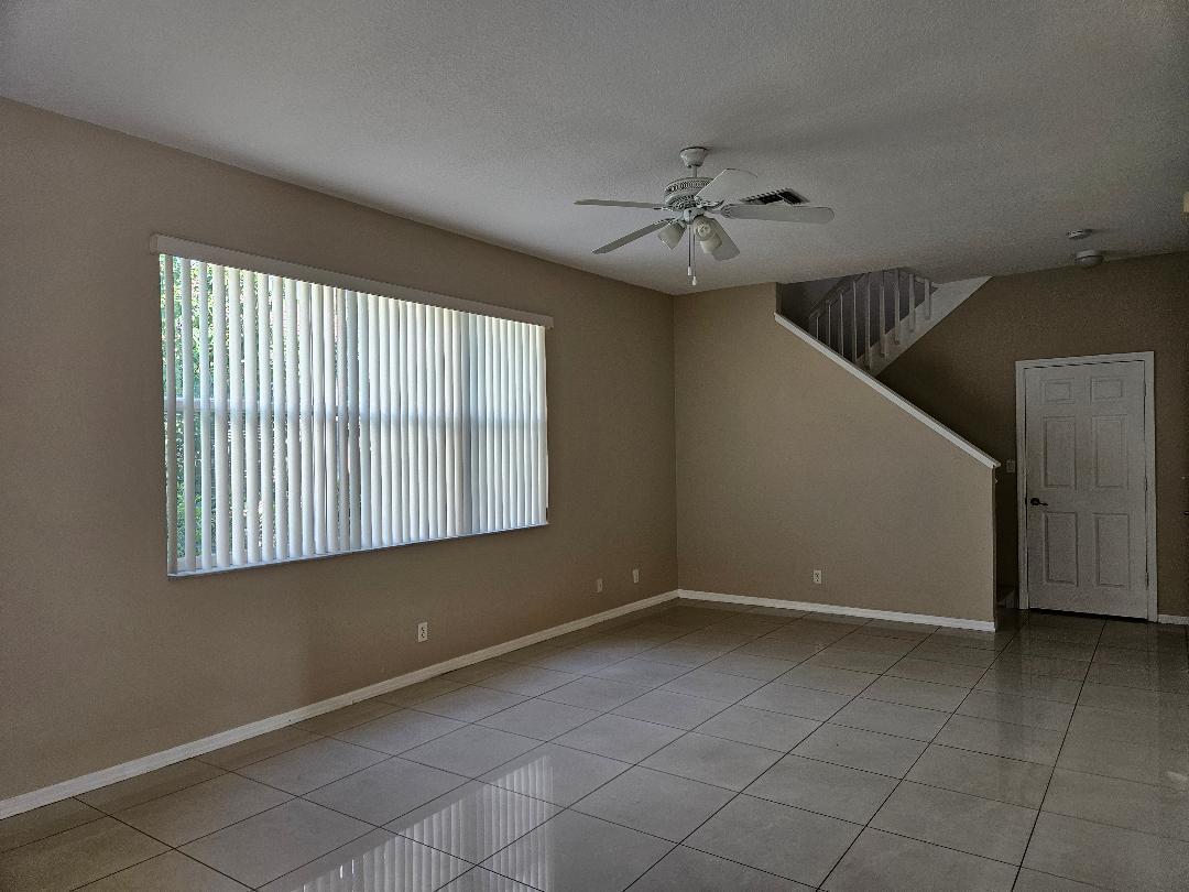 WELLINGTON LAKES - Residential