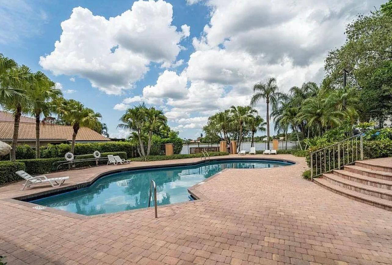 WELLINGTON LAKES - Residential