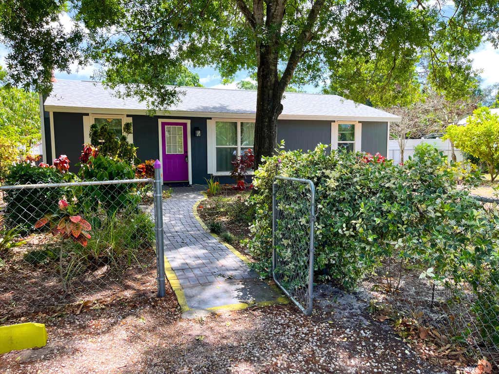 Photo of 2046 54TH Avenue, Vero Beach, FL 32966 (MLS # B26057374)