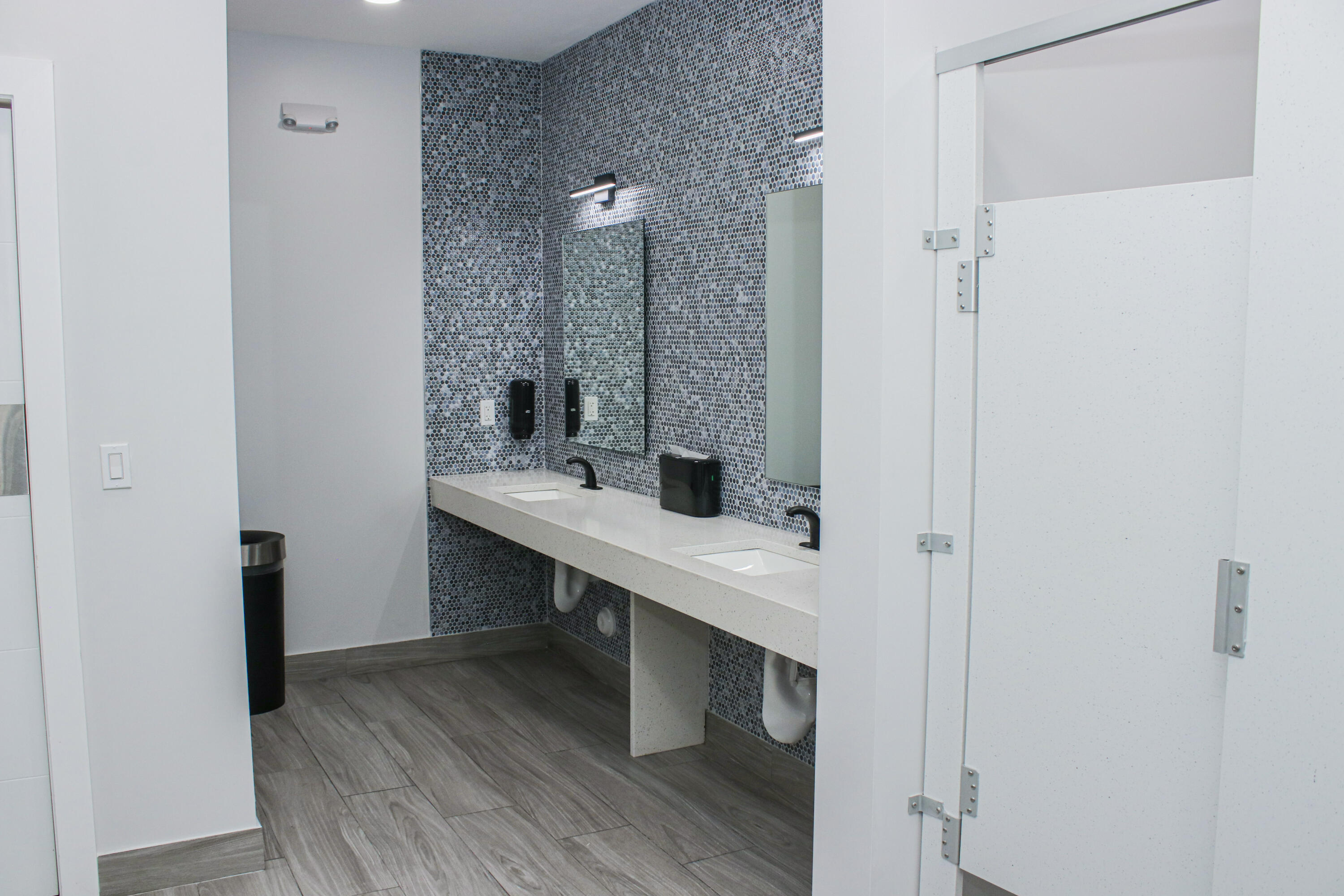 PLAZA OF AMERICAS CONDO PART 3 - Residential