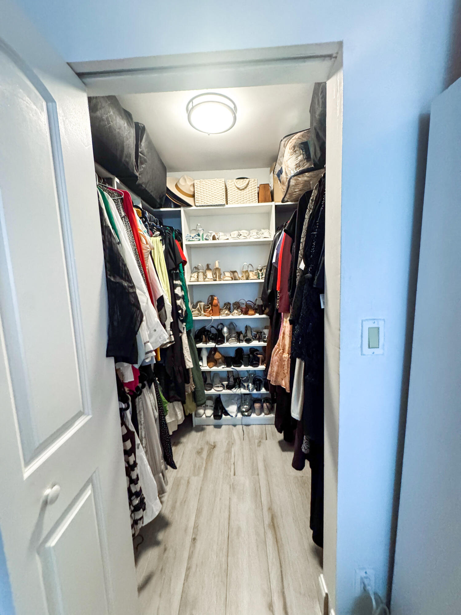 PLAZA OF AMERICAS CONDO PART 3 - Residential