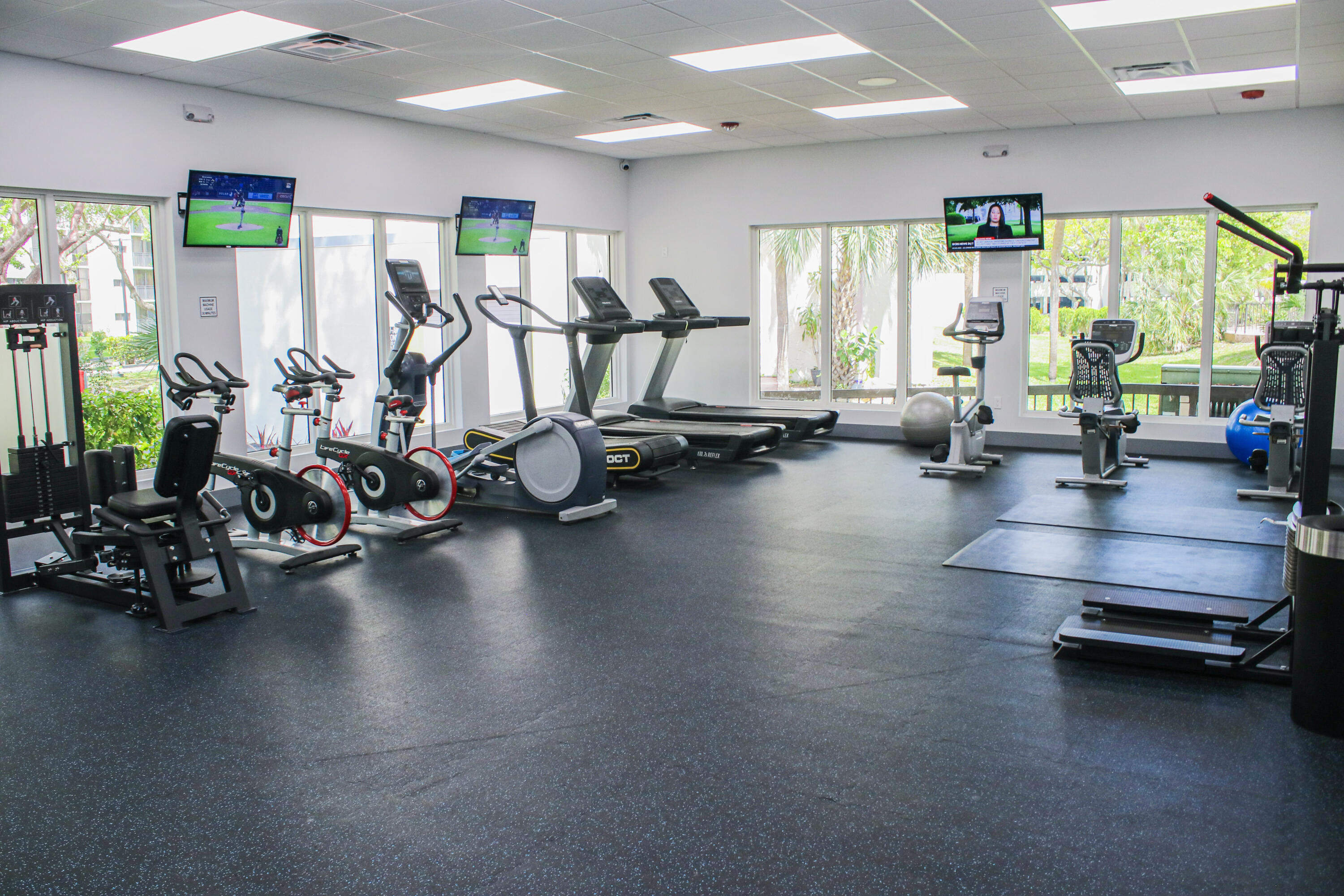 PLAZA OF AMERICAS CONDO PART 3 - Residential