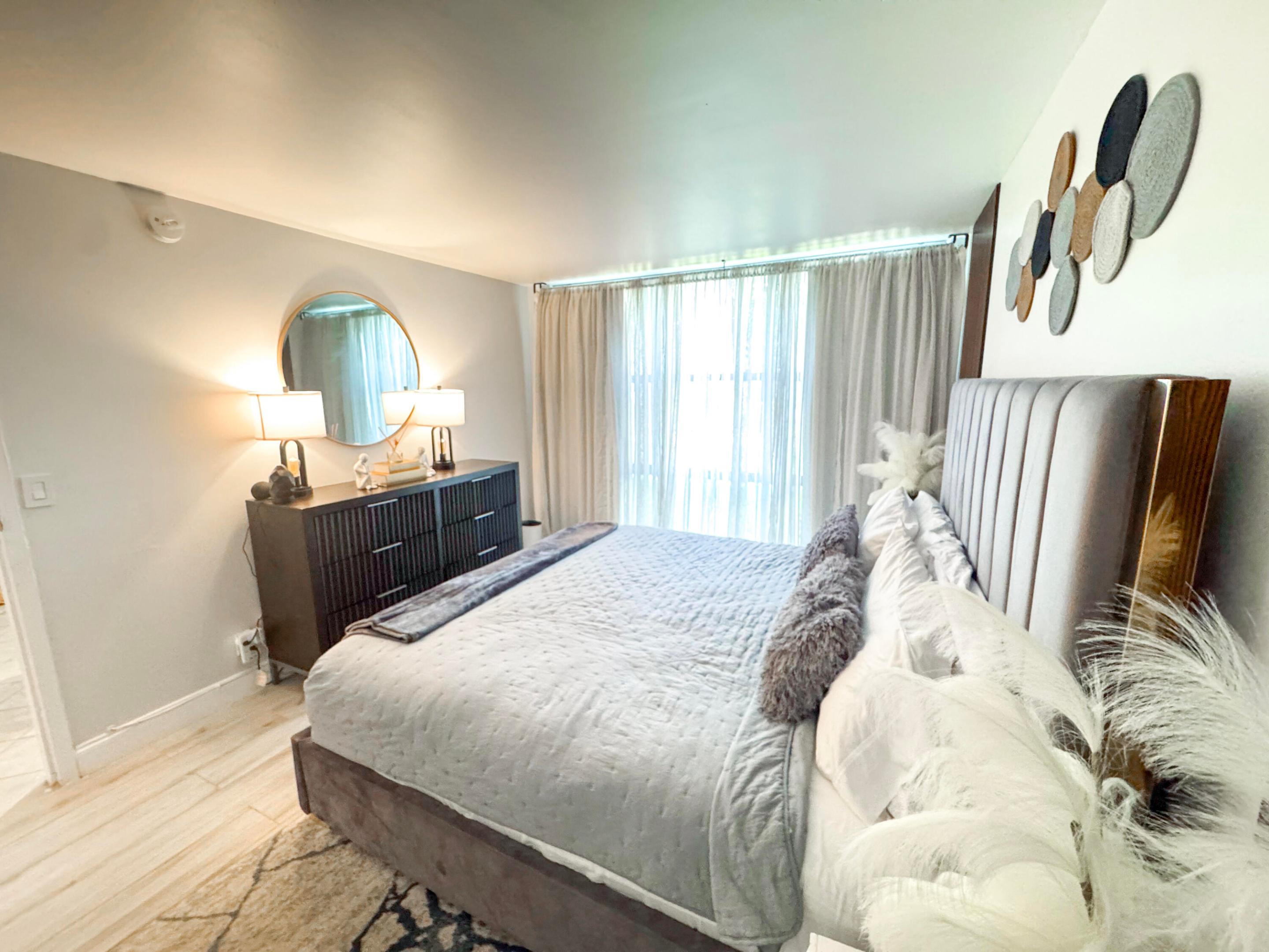 PLAZA OF AMERICAS CONDO PART 3 - Residential