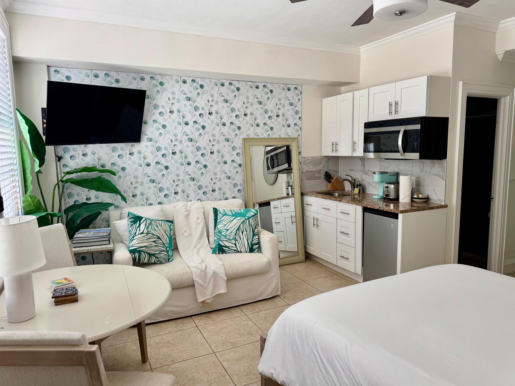 PALM BEACH HOTEL CONDO - Residential