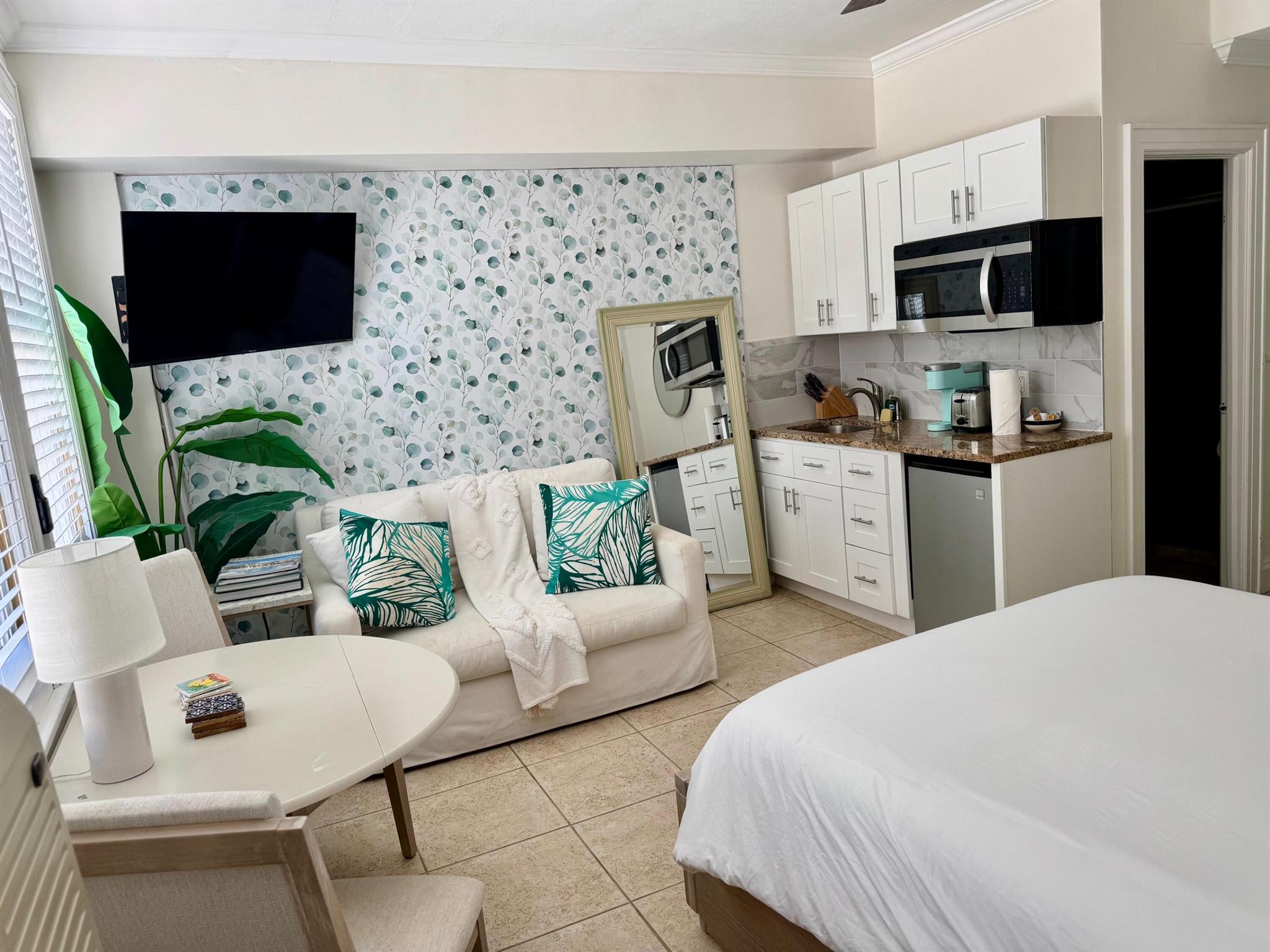 PALM BEACH HOTEL CONDO - Residential