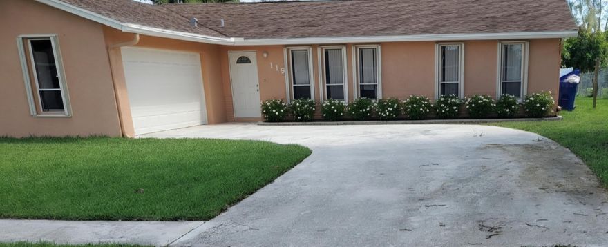 NEWLY RENOVATED 3 BEDROOMS, 2 BATHS, 2 CAR GARAGE, AND SCREENED PATIO. THIS BEAUTIFUL HOME HAS ALL NEW APPLIANCES, A LARGE BACK YARD, AND PLENTY OF PARKING. LANDLORDS TAKES CARE OF LAWN MAINTENANCE.