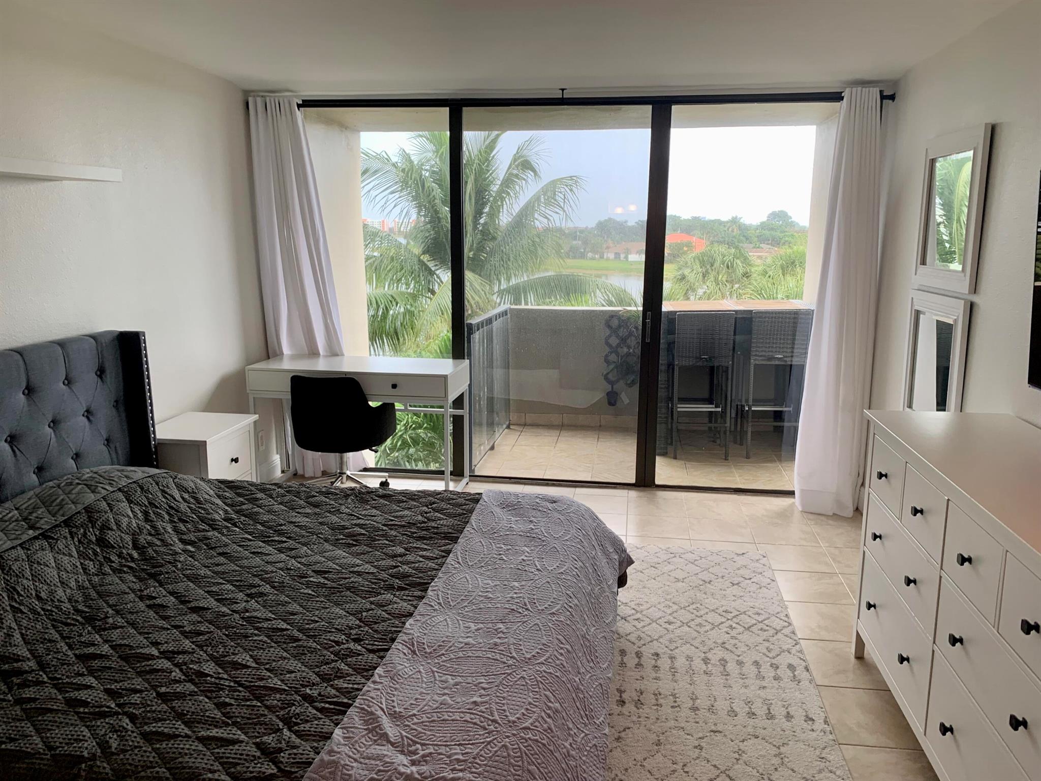 LAKESHORE CLUB CONDO - Residential Lease