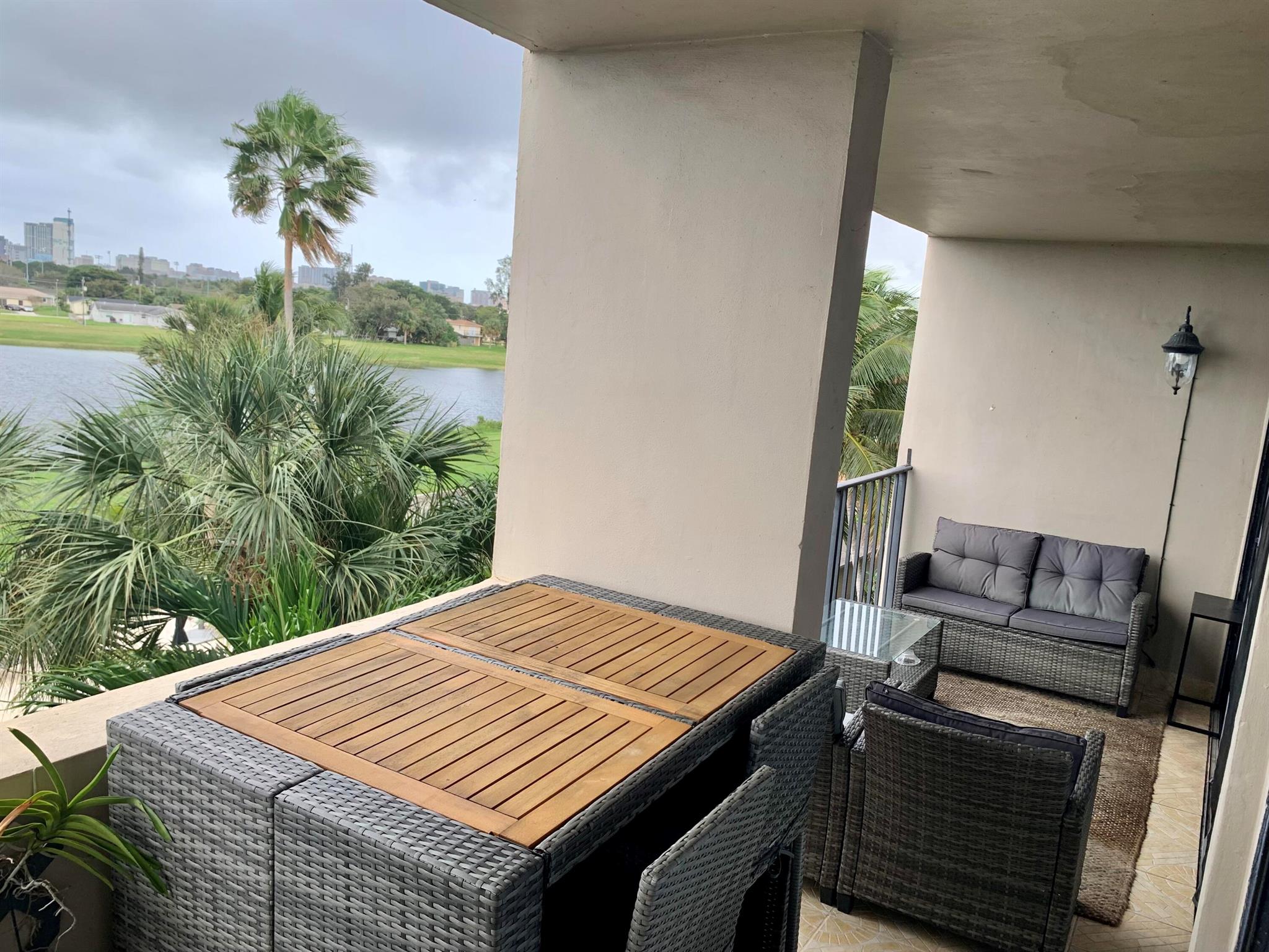 LAKESHORE CLUB CONDO - Residential Lease