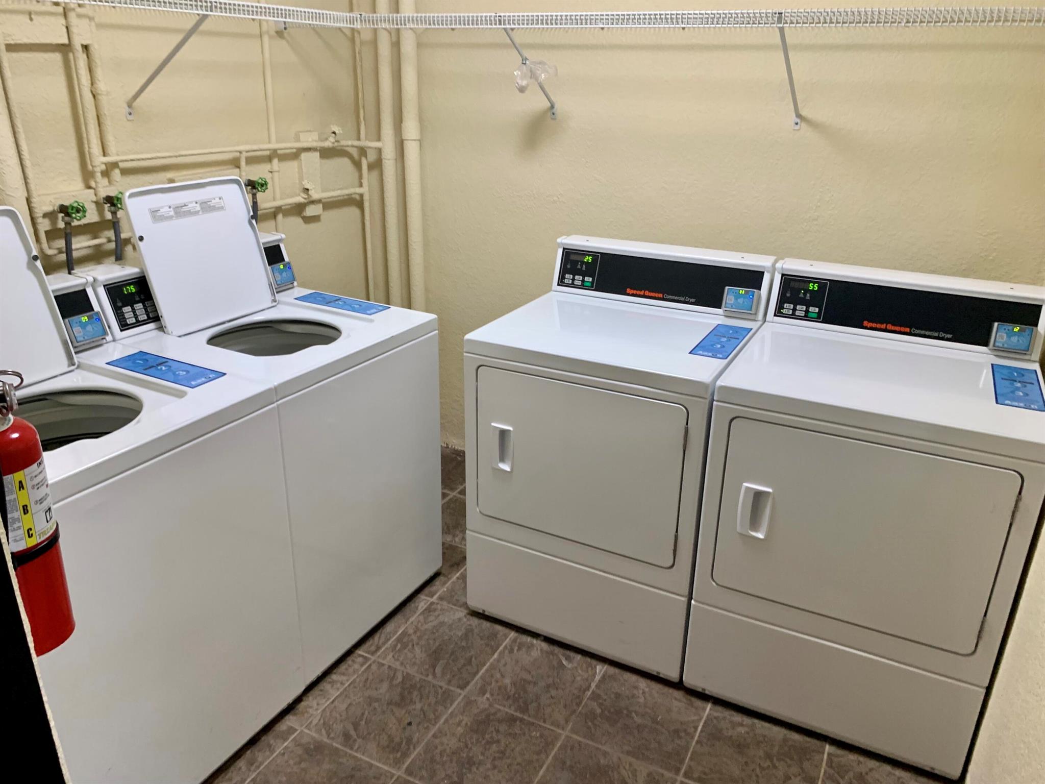 LAKESHORE CLUB CONDO - Residential Lease