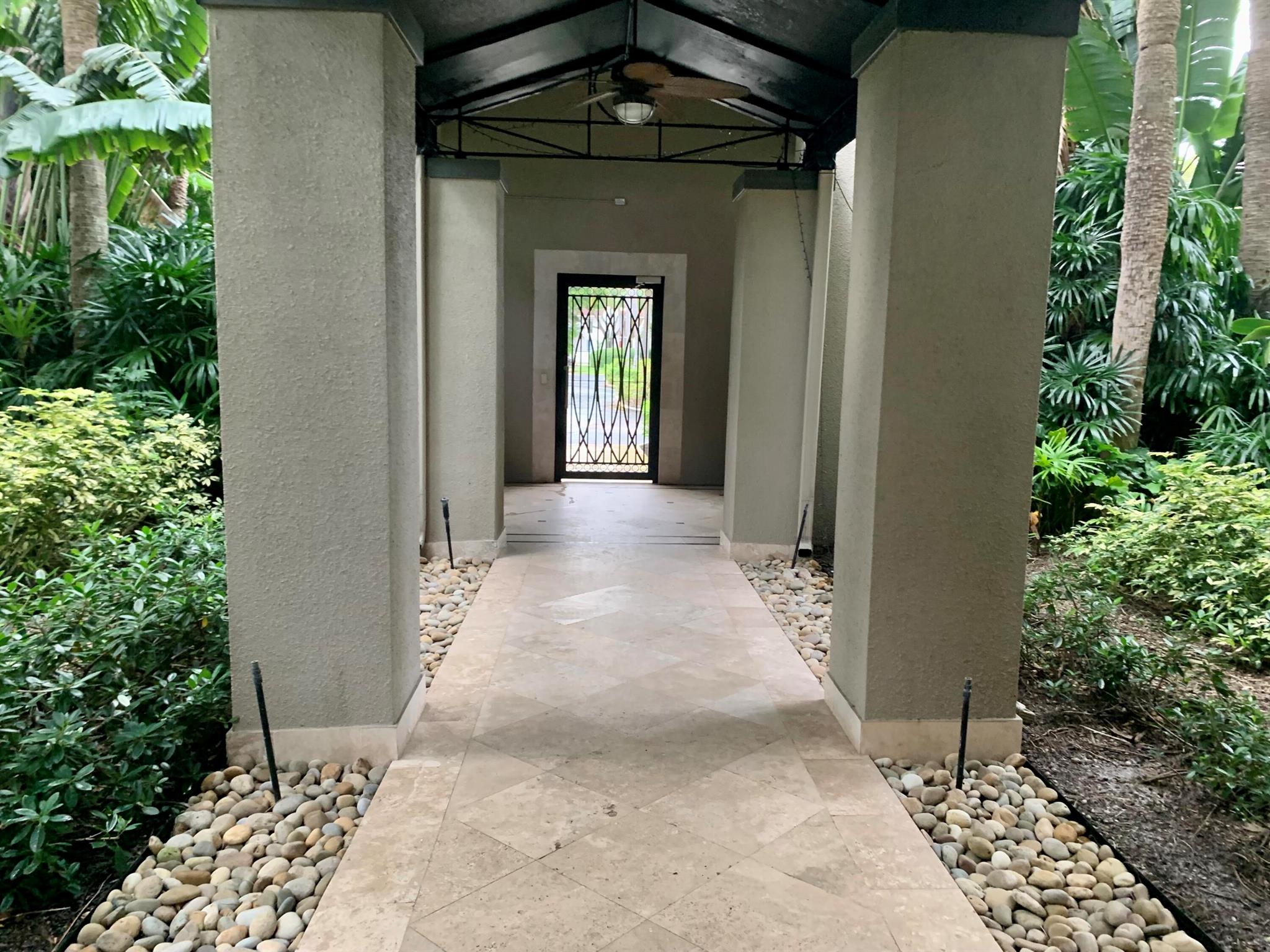 LAKESHORE CLUB CONDO - Residential Lease