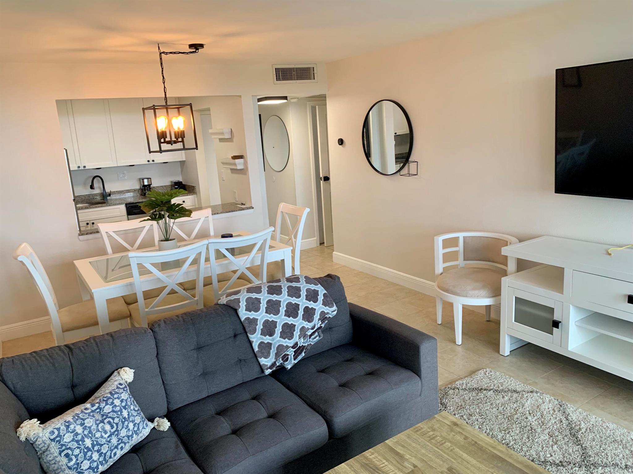 LAKESHORE CLUB CONDO - Residential Lease