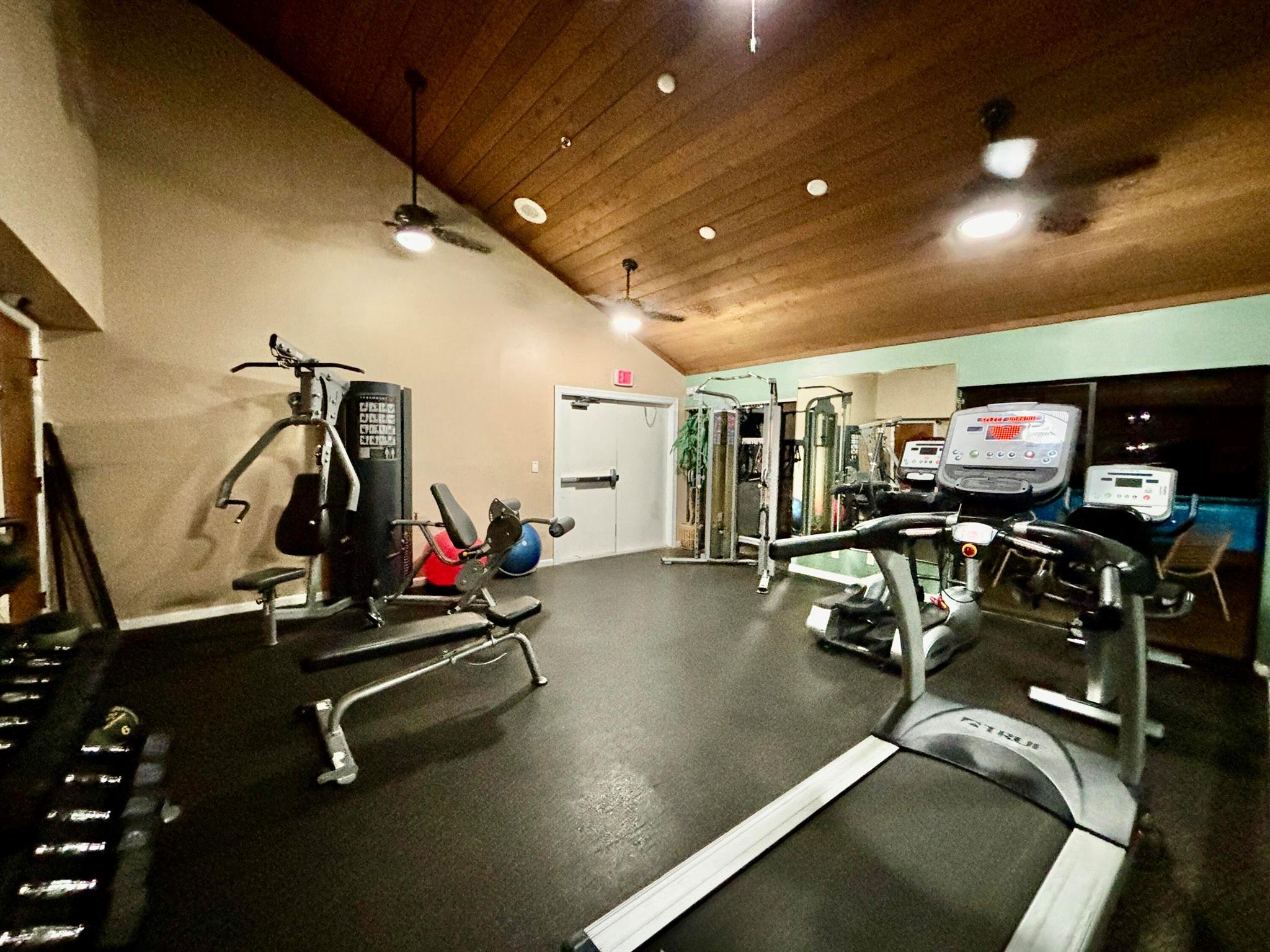 SHORES AT WELLINGTON II C - Residential Lease