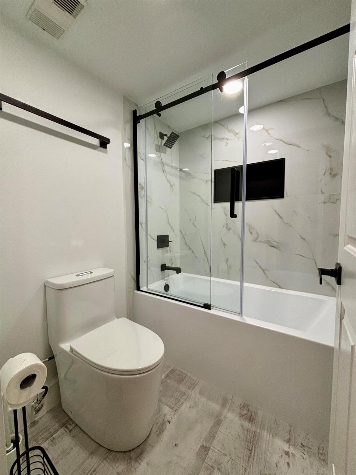 SHORES AT WELLINGTON II C - Residential Lease