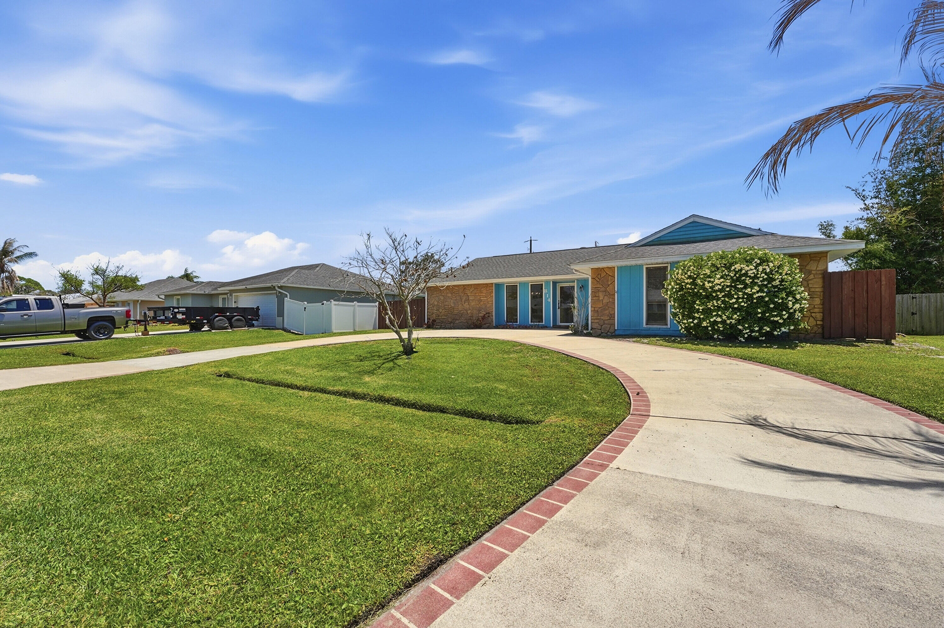 814 SE Celtic Avenue