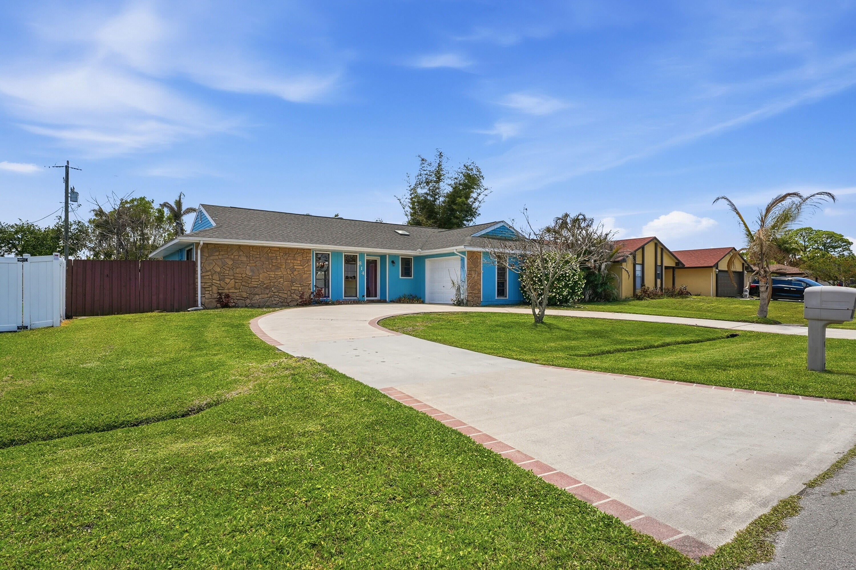 814 SE Celtic Avenue