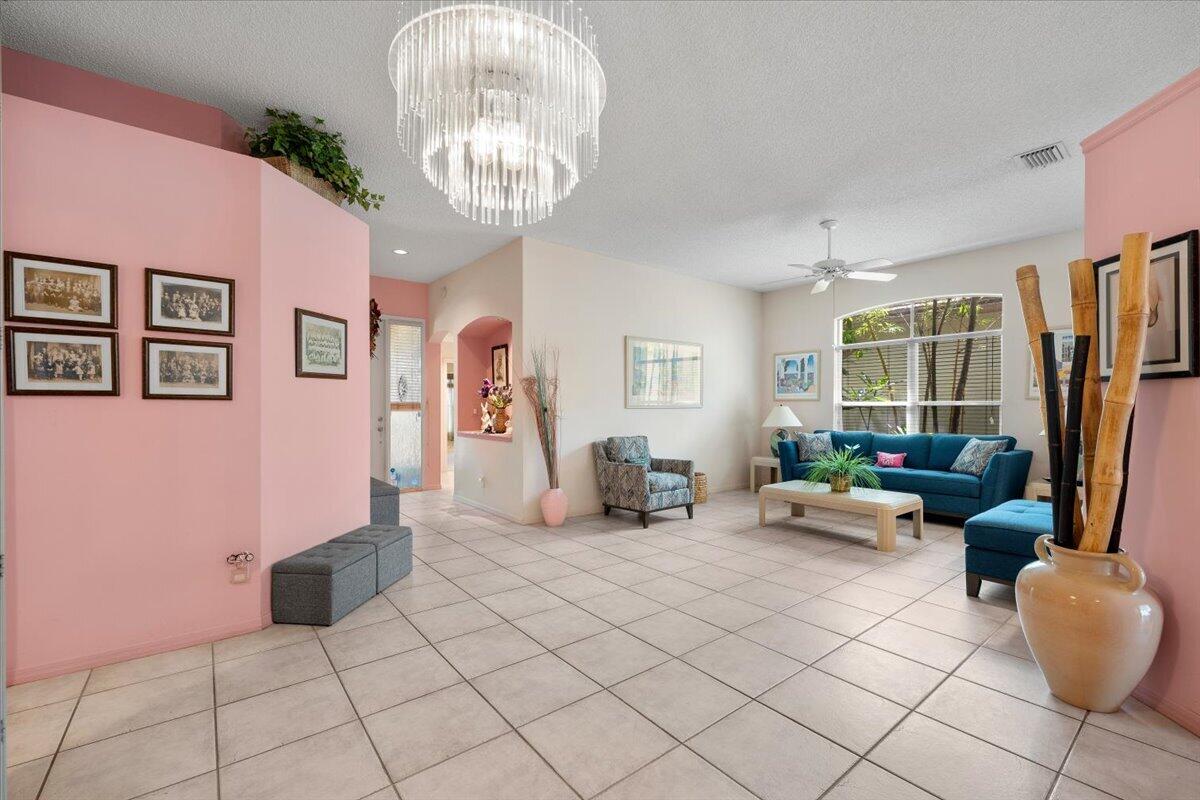 4150 Manor Forest Trail