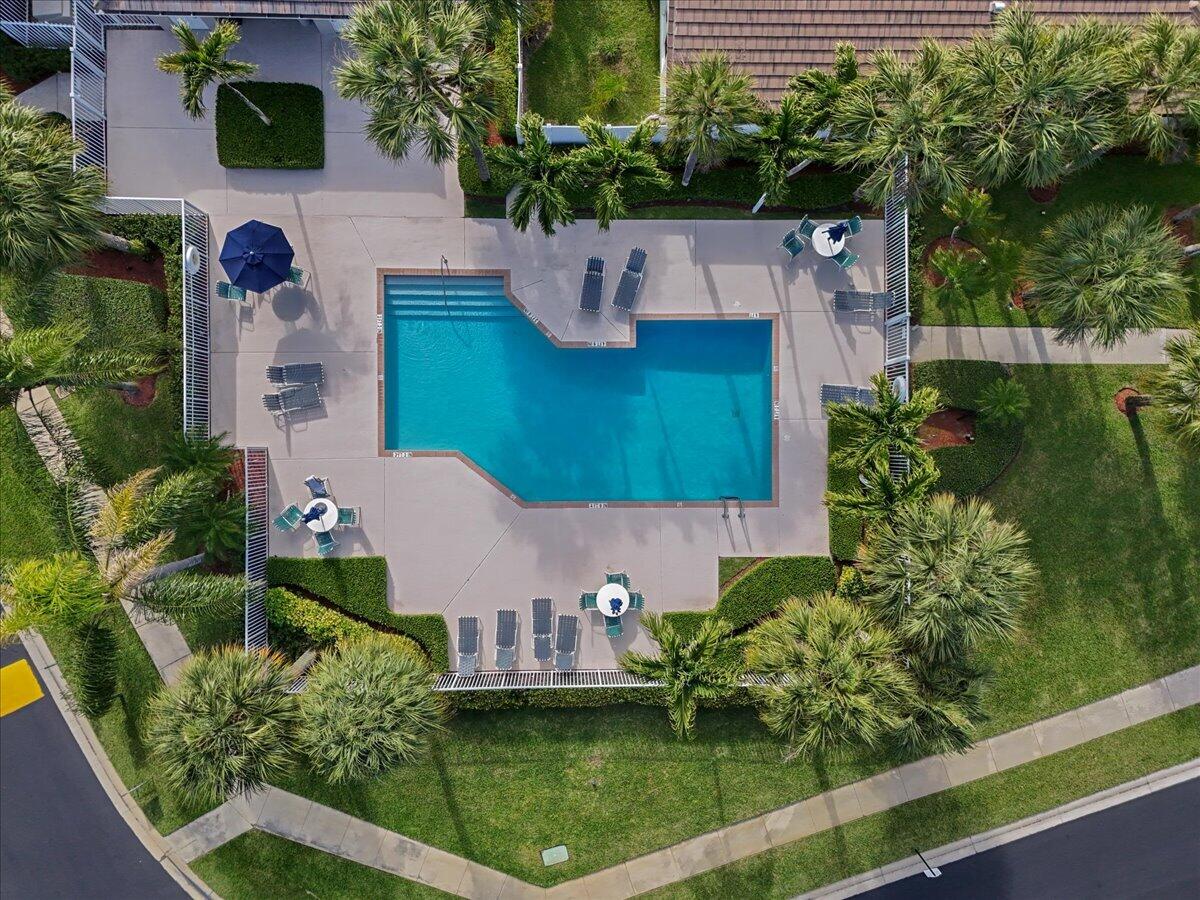 4150 Manor Forest Trail