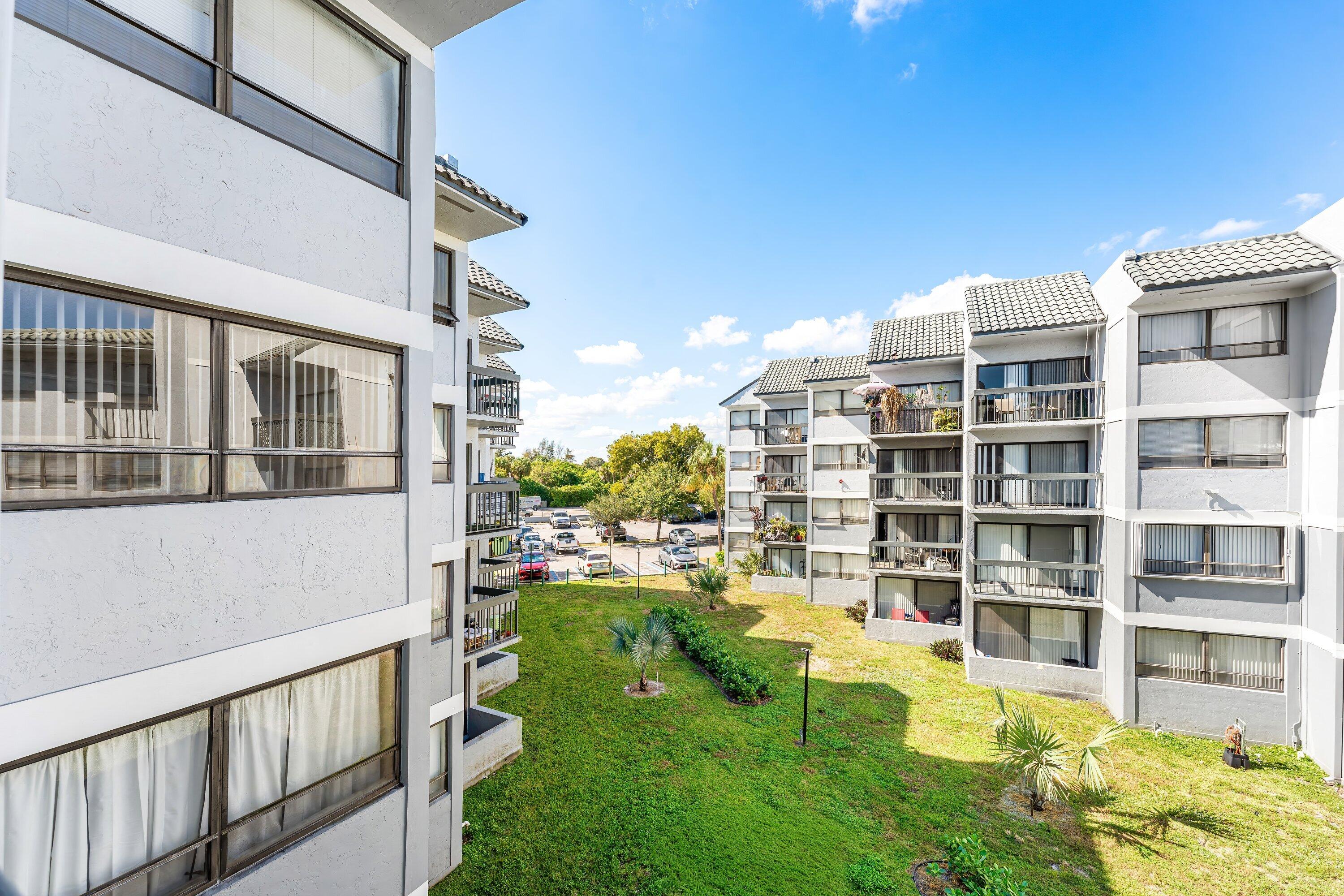 PRESIDENTIAL GOLFVIEW CON - Residential