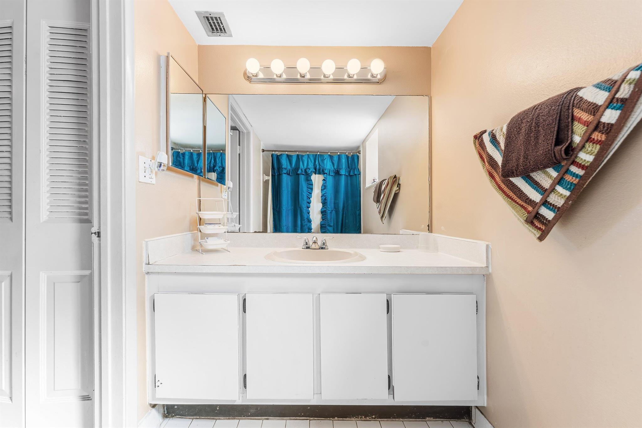 PRESIDENTIAL GOLFVIEW CON - Residential