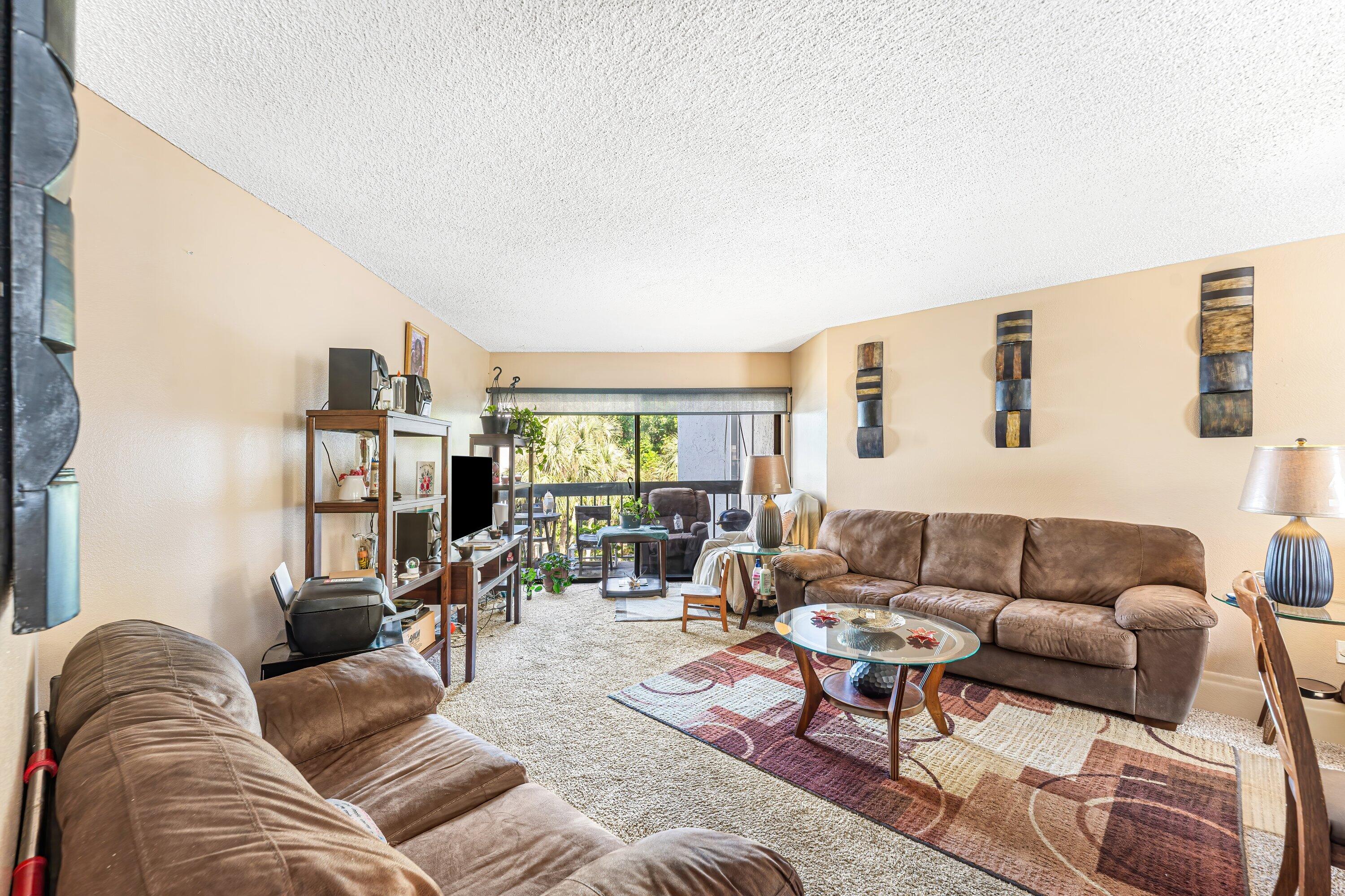 PRESIDENTIAL GOLFVIEW CON - Residential