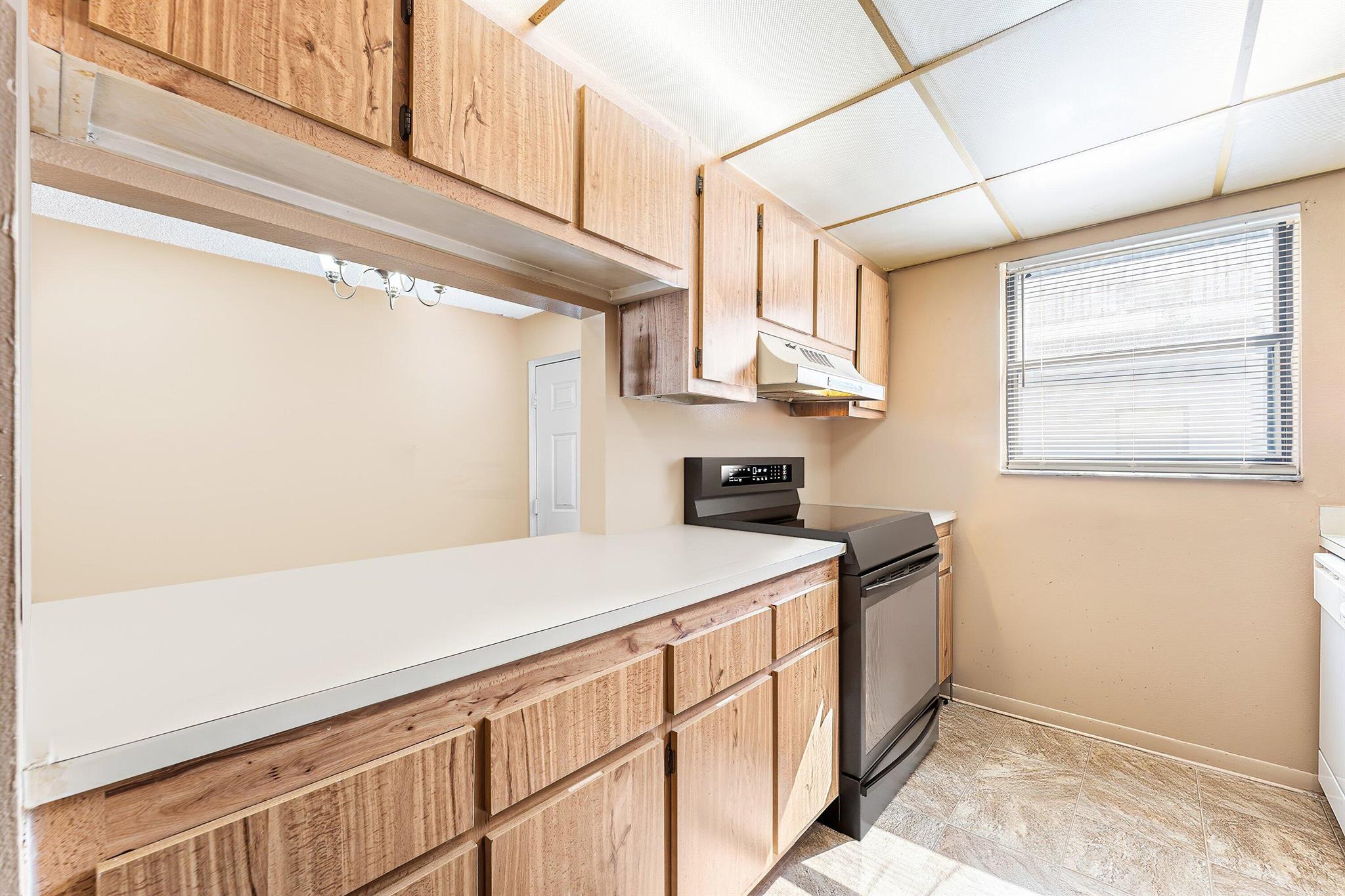 PRESIDENTIAL GOLFVIEW CON - Residential