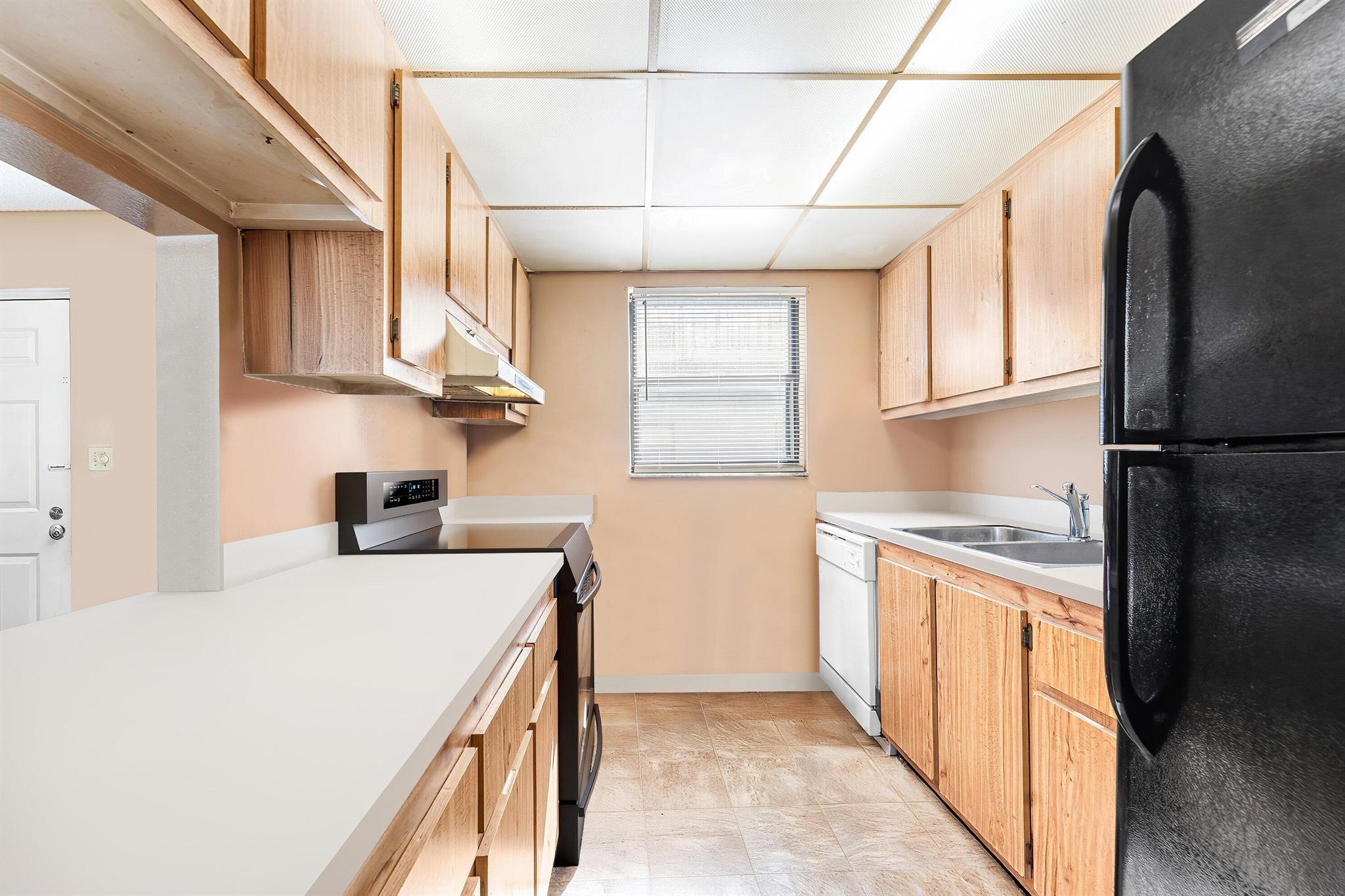 PRESIDENTIAL GOLFVIEW CON - Residential