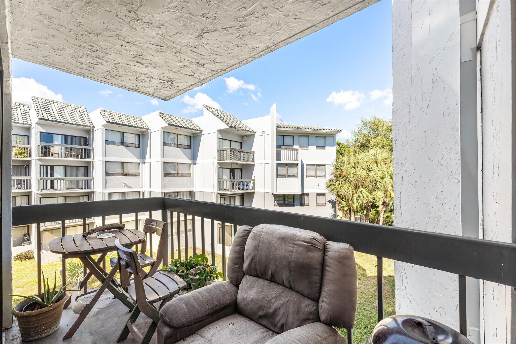 PRESIDENTIAL GOLFVIEW CON - Residential