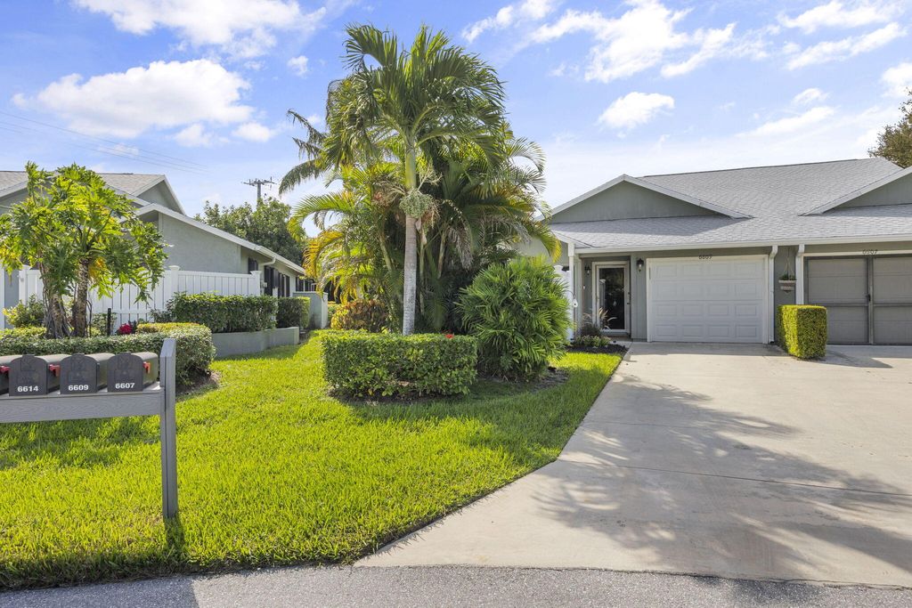 Photo of 6609 SE Yorktown Drive, Hobe Sound, FL 33455 (MLS # R10967108)