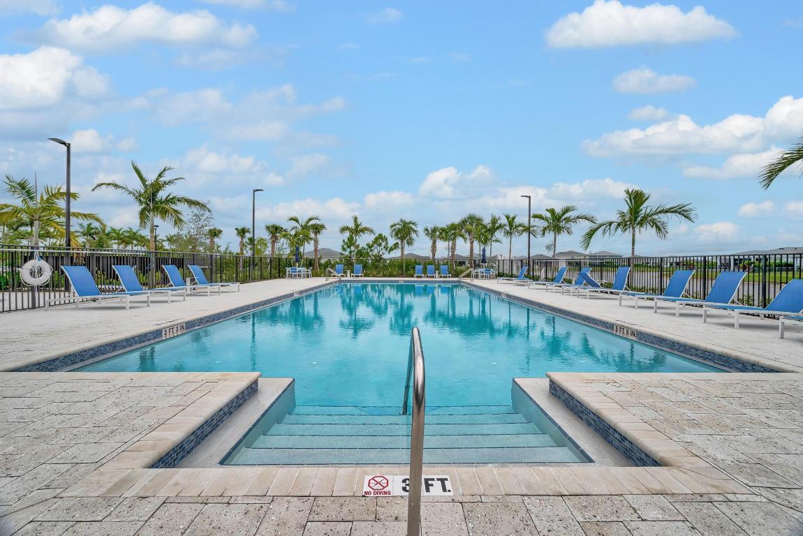 CADENCE PHASE 1 - Residential Lease