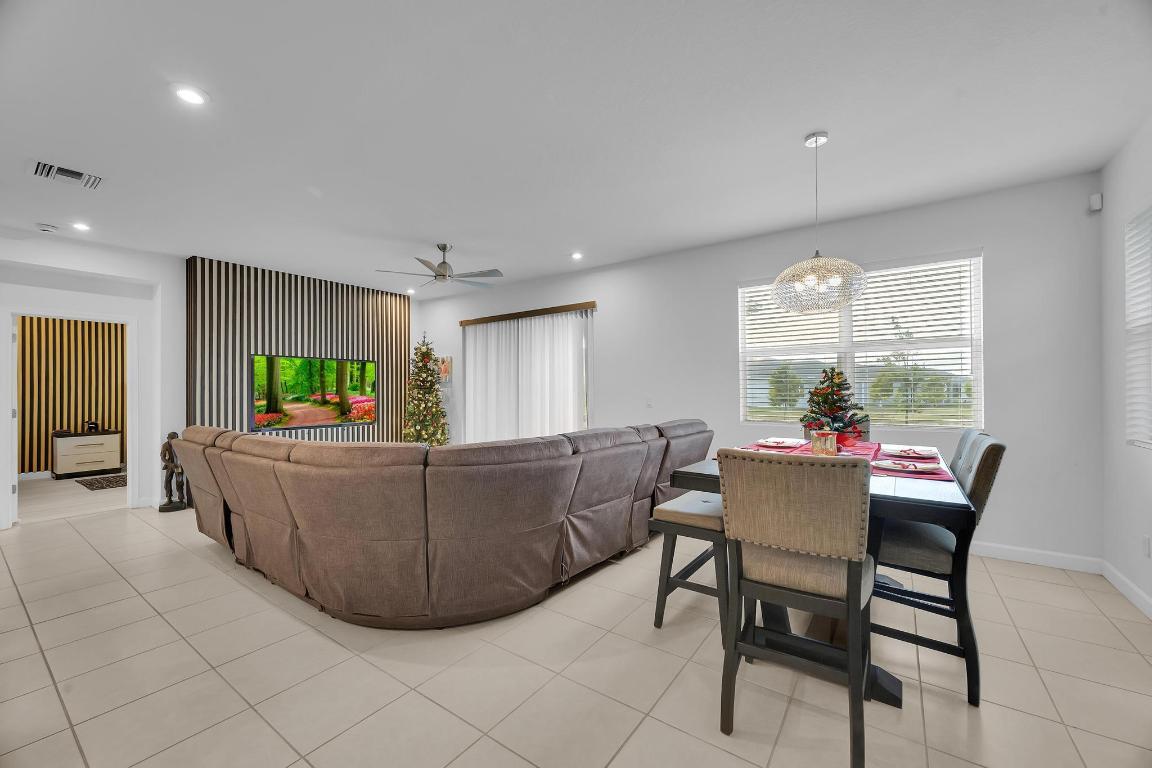 CADENCE PHASE 1 - Residential Lease