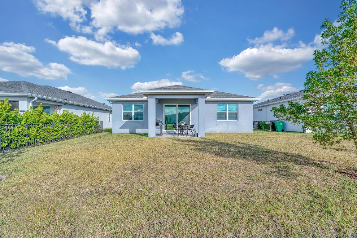 CADENCE PHASE 1 - Residential Lease