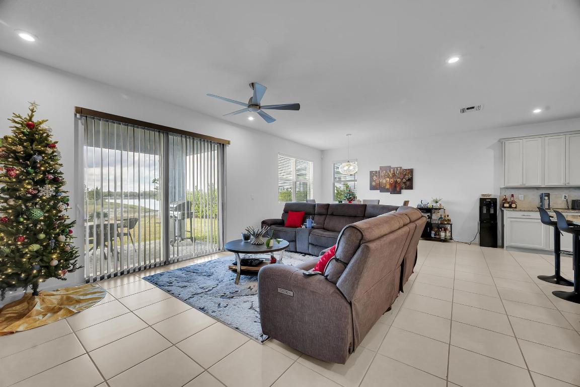 CADENCE PHASE 1 - Residential Lease