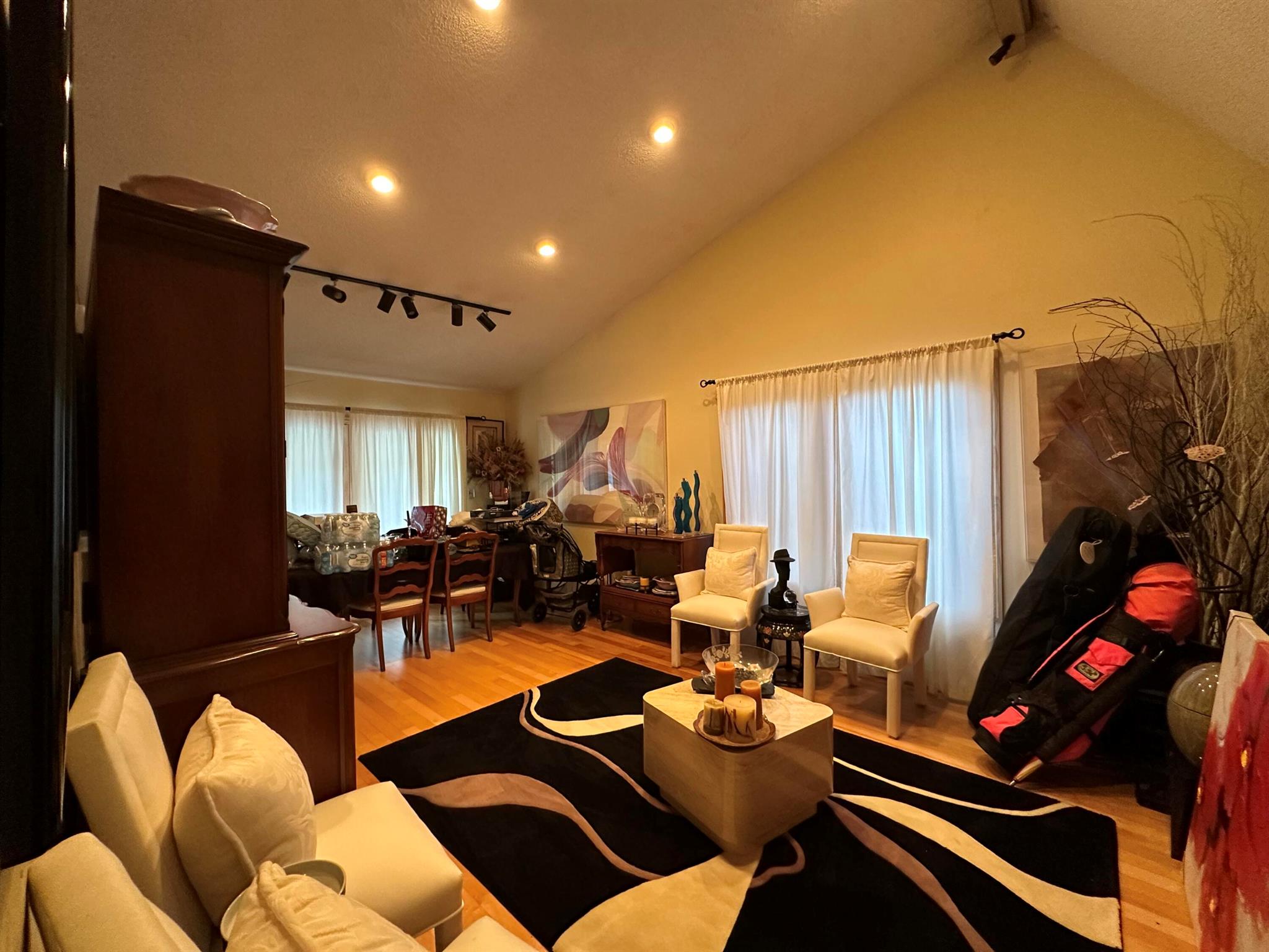9070 NW 16th Street, Plantation, FL, 33322/$700,000 4 9070 NW 16th Street