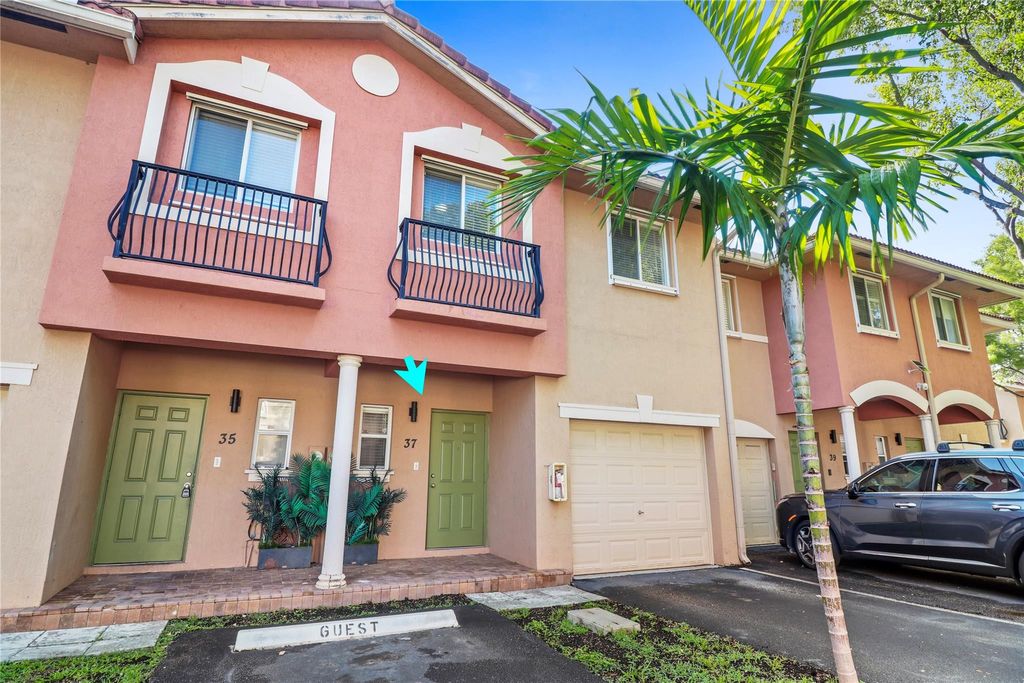 Photo of 37 SE 3rd Avenue, Hallandale Beach, FL 33009 (MLS # F10549628)
