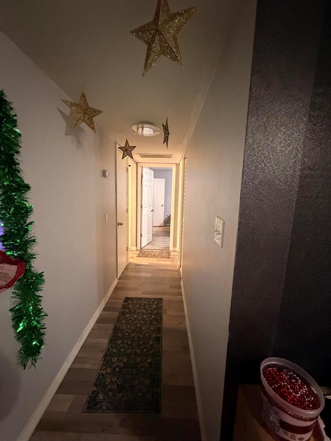 OAK TREE PLACE - Residential