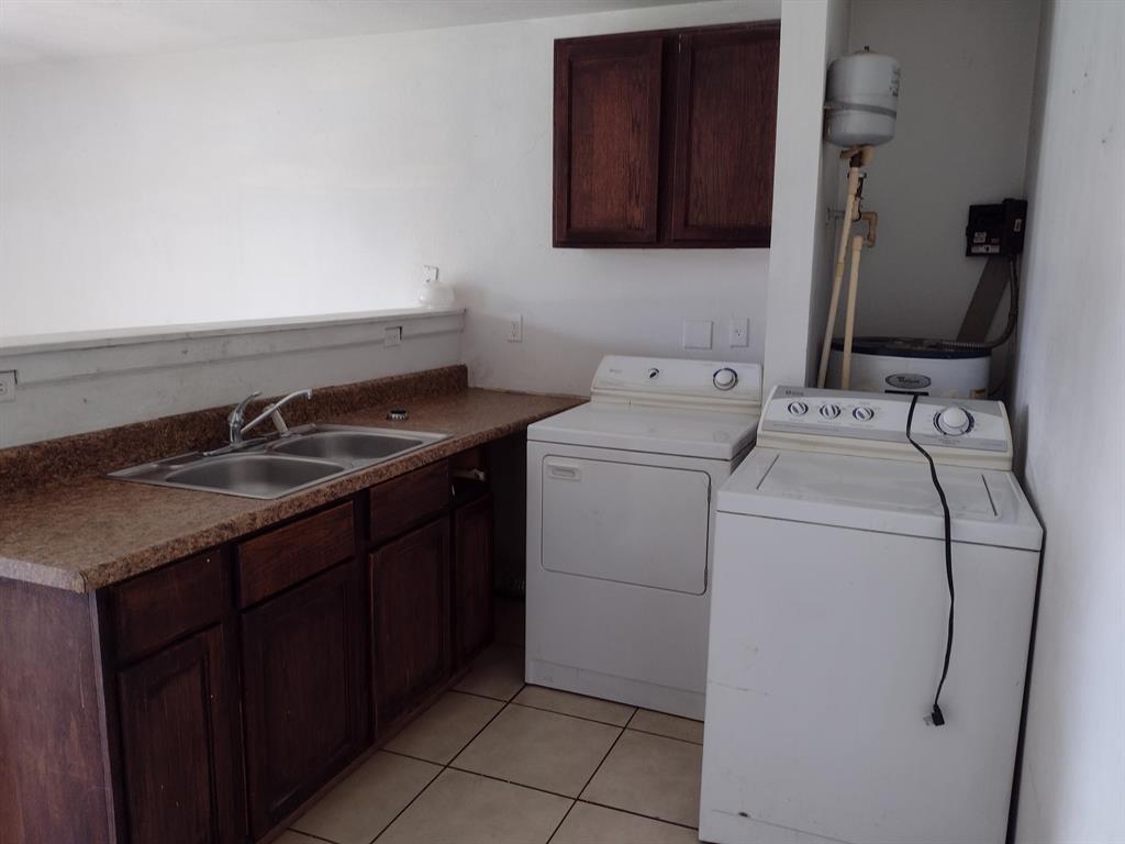 PINEVIEW PARK UNIT NO 2 - Residential