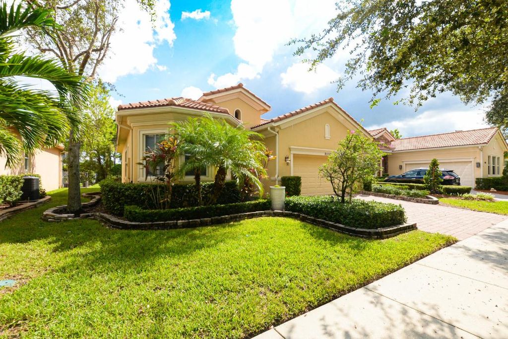 Photo of 9592 SW Nuova Way, Port Saint Lucie, FL 34986 (MLS # R10957602)